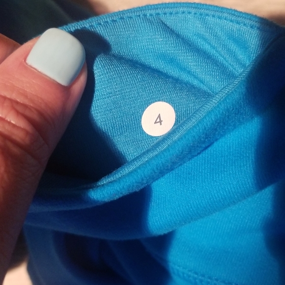 Lululemon teal capri leggings size 4 - Picture 5 of 7